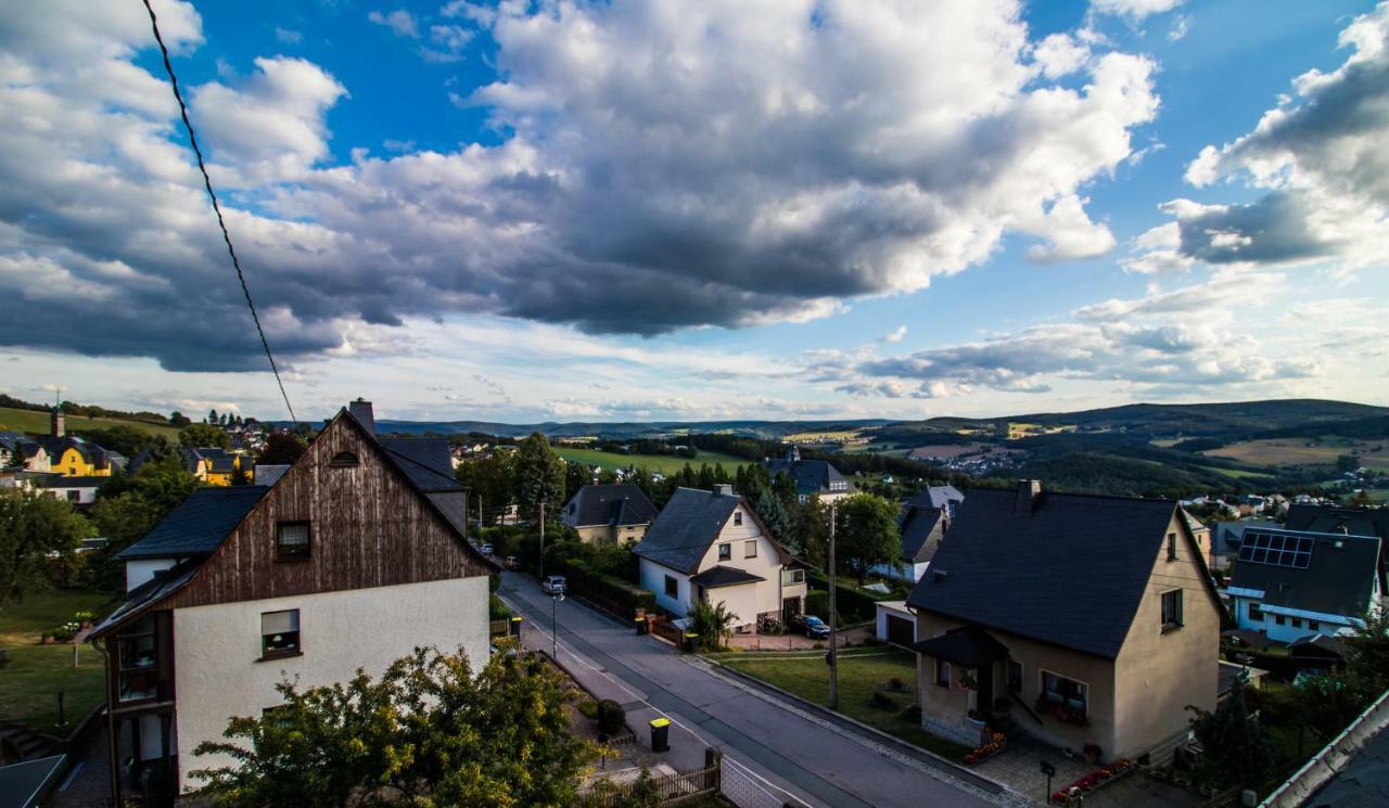 Am Balkon Des Erzgebirges Apartment Bernsbach Exterior foto